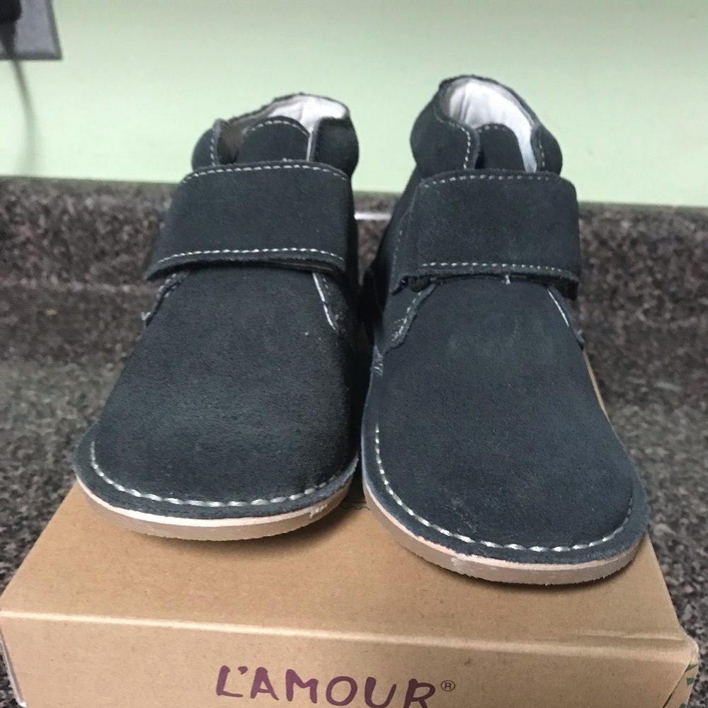 L’AMOUR boys shoes size 11